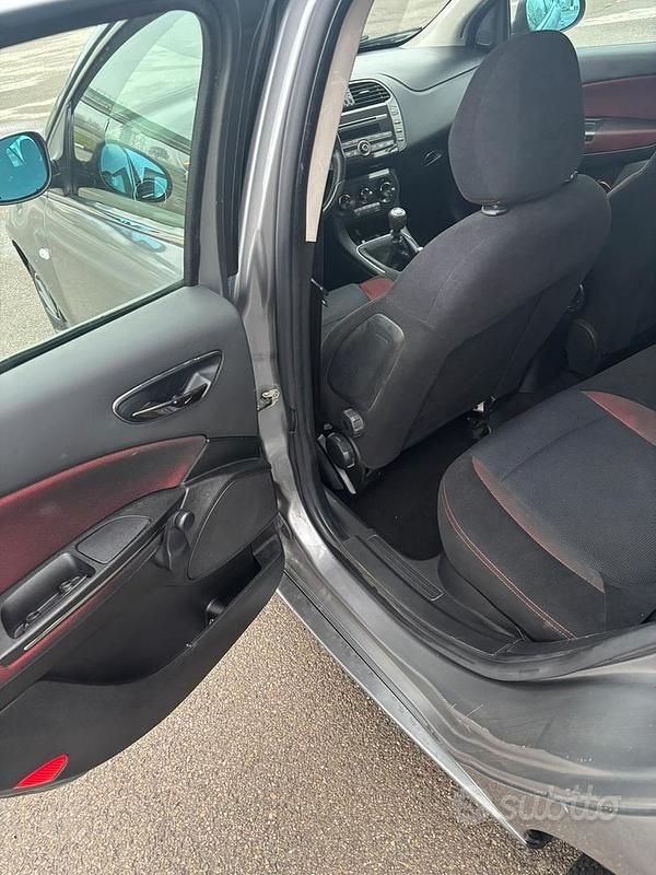 Usata Fiat Bravo Dynamic 105 CV (77 kW) 2012 Grigio Utilitaria