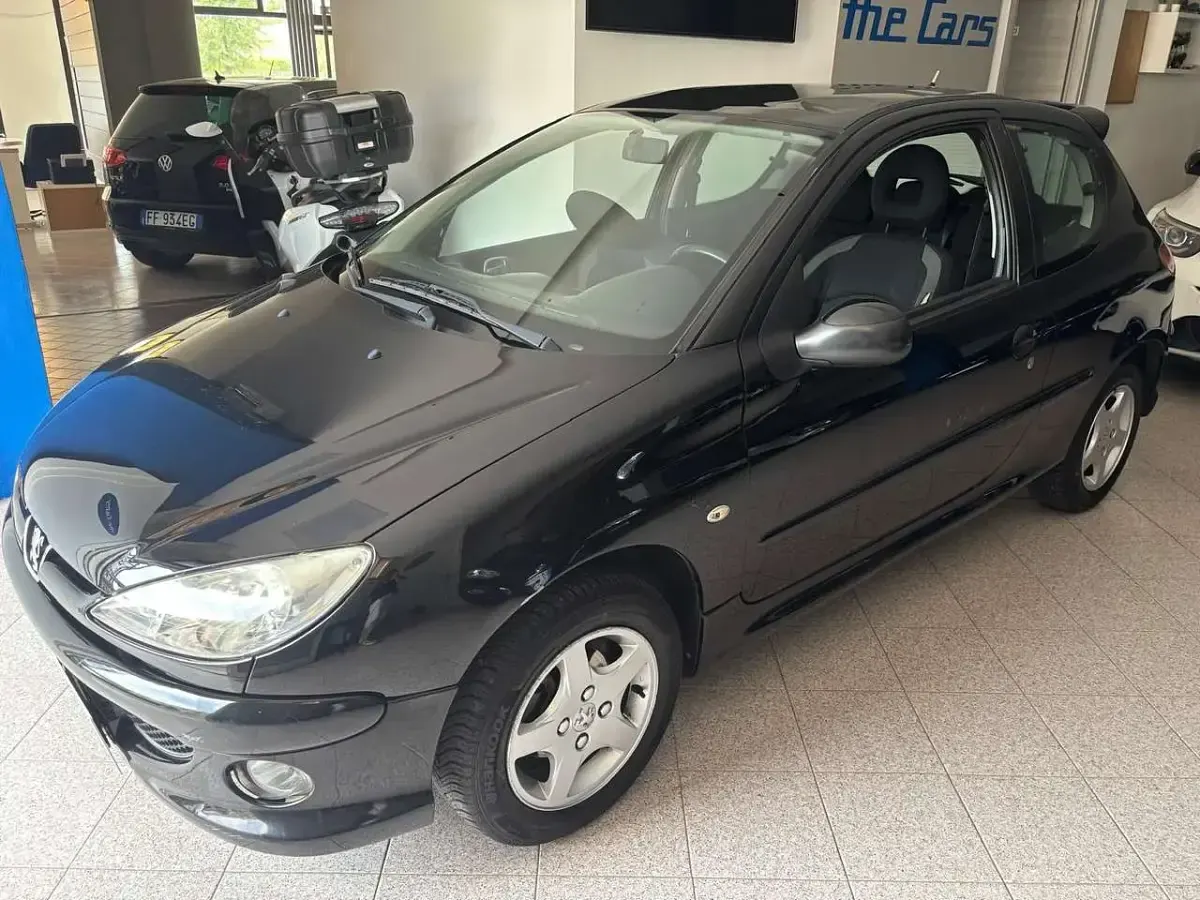 Usata Peugeot 206 68 CV (50 kW) 2008 Nero Berlina