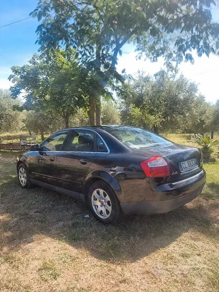 Usata Audi A4 116 CV (85 kW) 2004 Bluazzurro Berlina