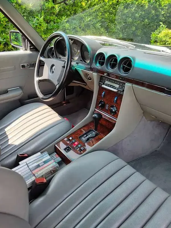 Usado Mercedes SL300 188 CV (138 kW) 1986 Negro Descapotable