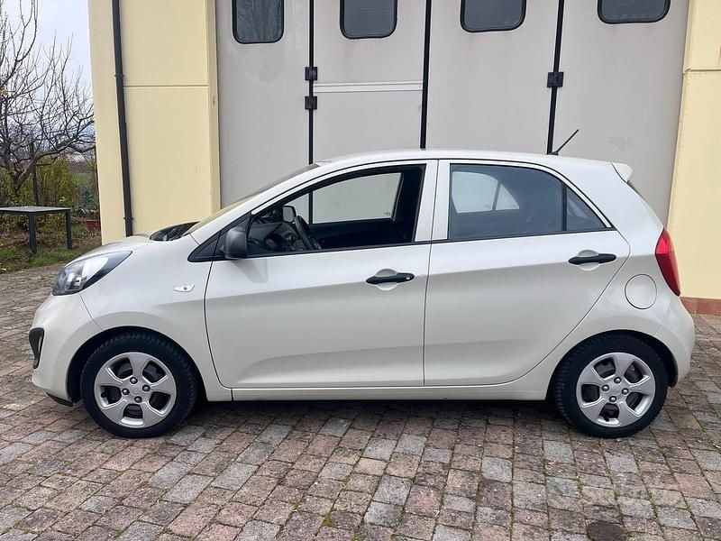 Usata Kia Picanto City 69 CV (50 kW) 2011 Beige Utilitaria