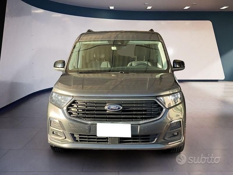 Usata Ford Tourneo Connect Titanium 122 CV (89 kW) 2023 Grigio Monovolume