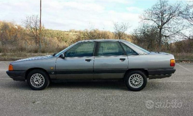 Usata Audi 100 101 CV (74 kW) 1989 Grigio Berlina