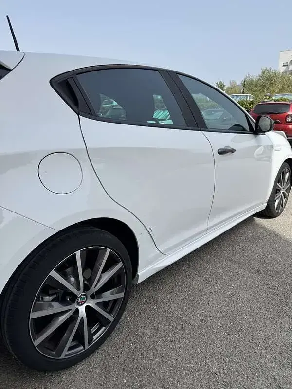 Usata Alfa Romeo Giulietta Super 120 CV (88 kW) 2017 Utilitaria