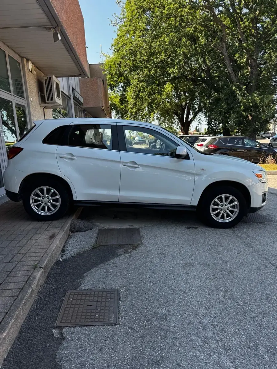 Usata Mitsubishi ASX Inform 116 CV (85 kW) 2013 Bianco SUV