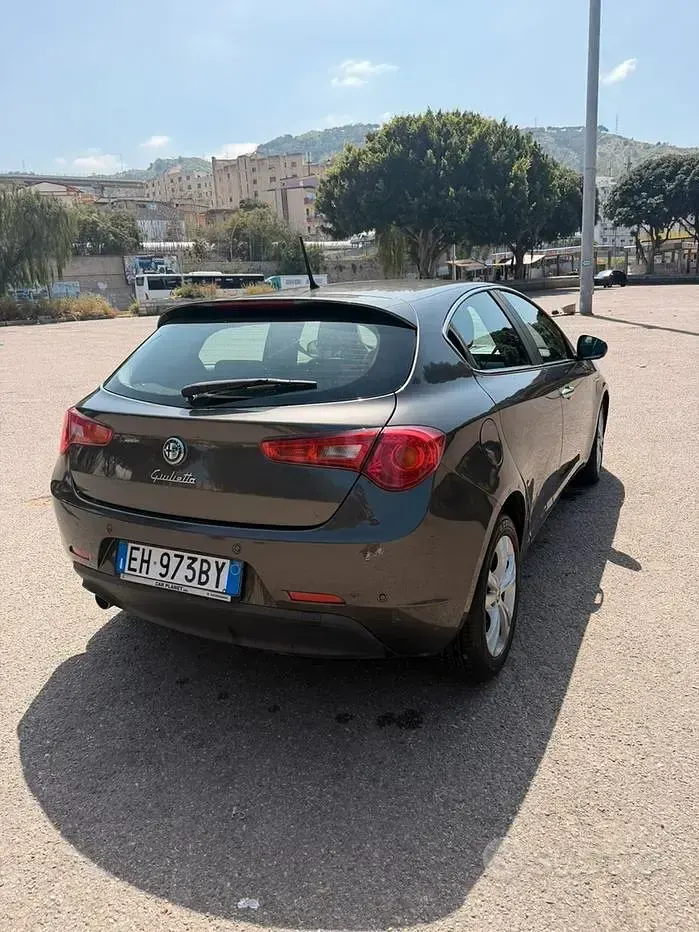 Usata Alfa Romeo Giulietta 105 CV (77 kW) 2011 Utilitaria