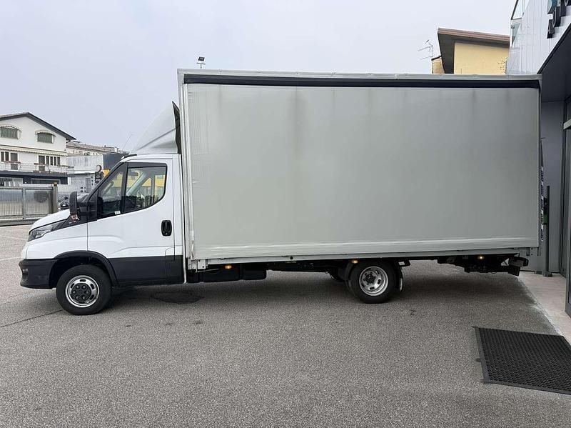 Usata Iveco Daily 160 CV (117 kW) 2022 Bianco Furgone