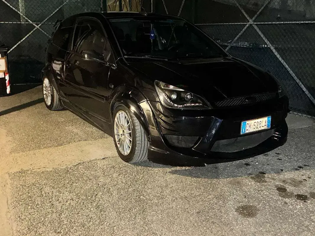 Usata Ford Fiesta 68 CV (50 kW) 2007 Nero Utilitaria