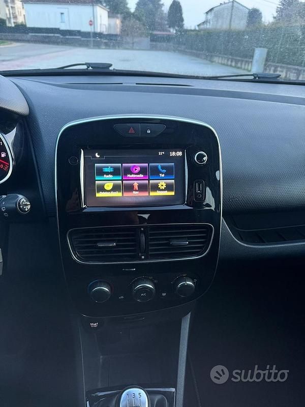 Usata Renault Clio GrandTour Zen 90 CV (66 kW) 2018 Nero Station wagon