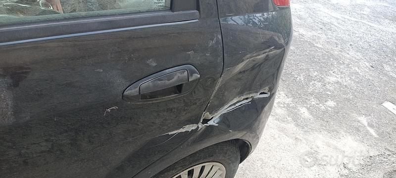 Usata Fiat Grande Punto 75 CV (55 kW) 2007 Nero Utilitaria