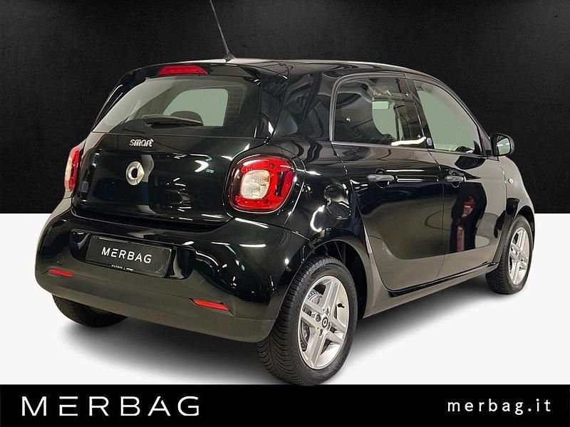 Begagnad Smart ForFour Electric Drive Pure 60 kW (82 HK) 2021 Svart Sedan
