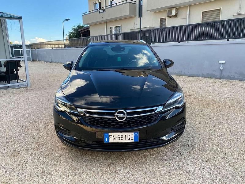 Usata Opel Astra Innovation 136 CV (100 kW) 2018 Nero Station wagon