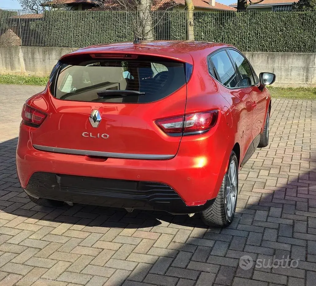 Usata Renault Clio IV 73 CV (53 kW) 2015 Rosso Berlina