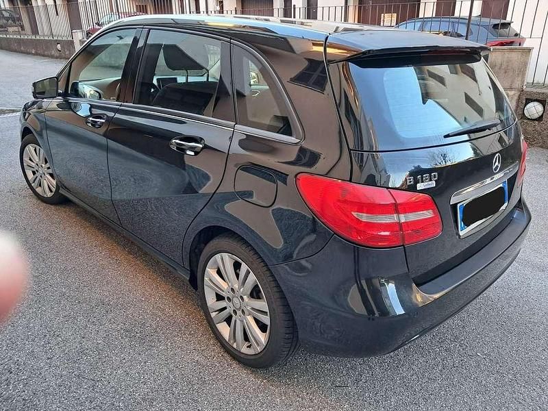 Usata Mercedes B180 Executive 110 CV (80 kW) 2013 Nero Monovolume