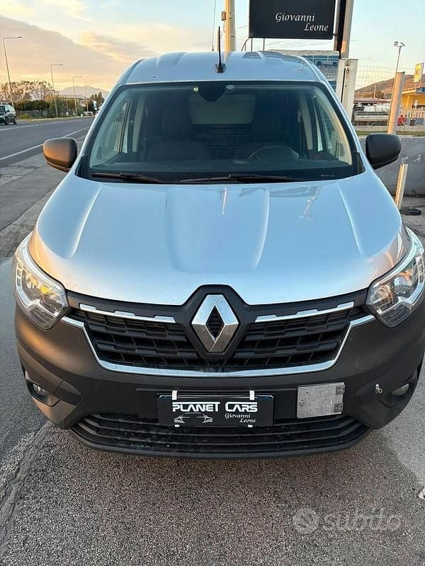 Usata Renault Express 95 CV (69 kW) 2023 Grigio Monovolume