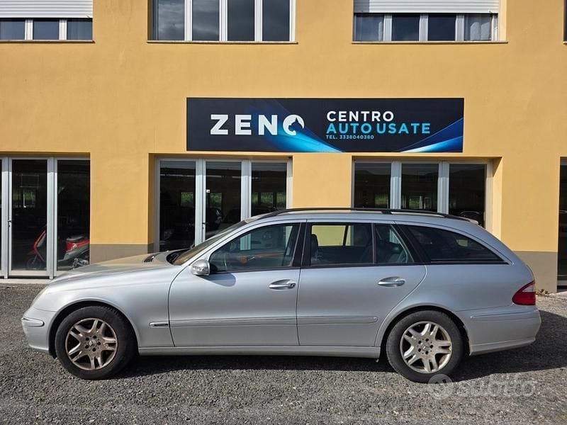 Usata Mercedes E280 Elegance 176 CV (129 kW) 2004 Grigio Station wagon