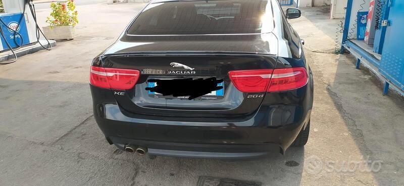 Usata Jaguar XE 180 CV (132 kW) 2015 Nero Berlina