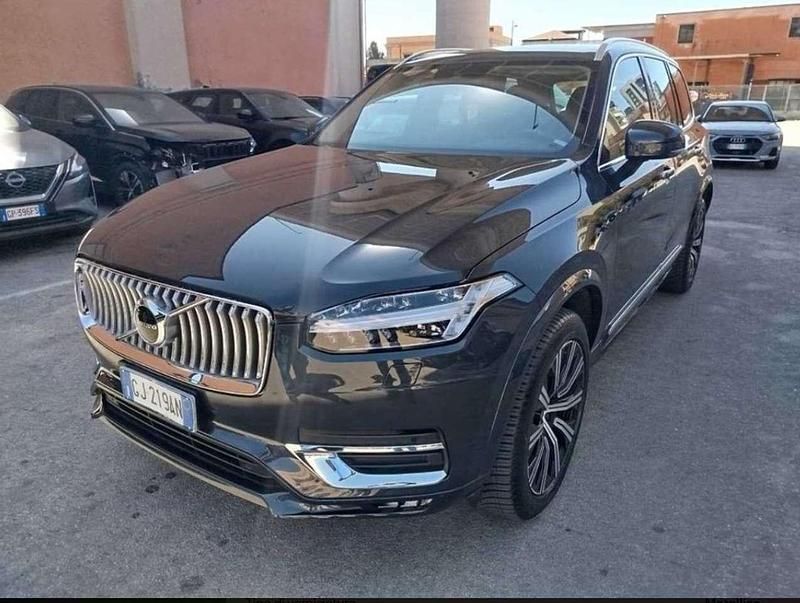 Grigio Usata 2022 Volvo XC90 Inscription SUV | 46.200 € (Buon prezzo) - Immagine 1/4