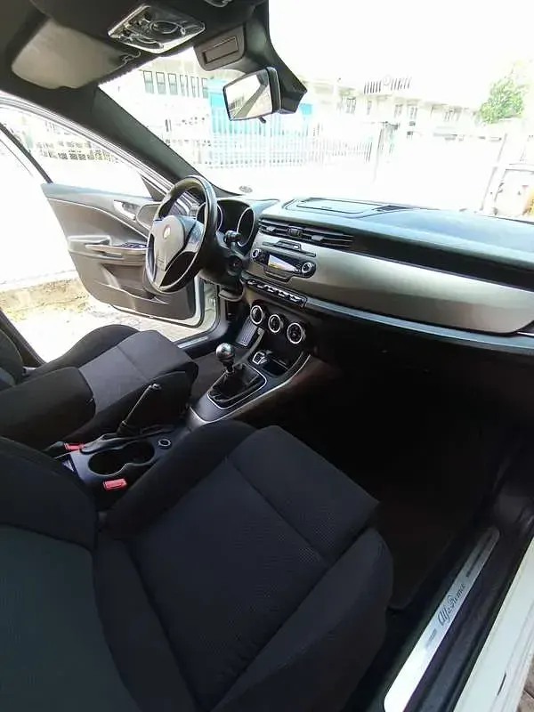 Usata Alfa Romeo Giulietta 120 CV (88 kW) 2013 Bianco Utilitaria
