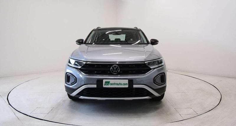 Usata VW T-Roc Life 150 CV (110 kW) 2022 Grigio/nero SUV
