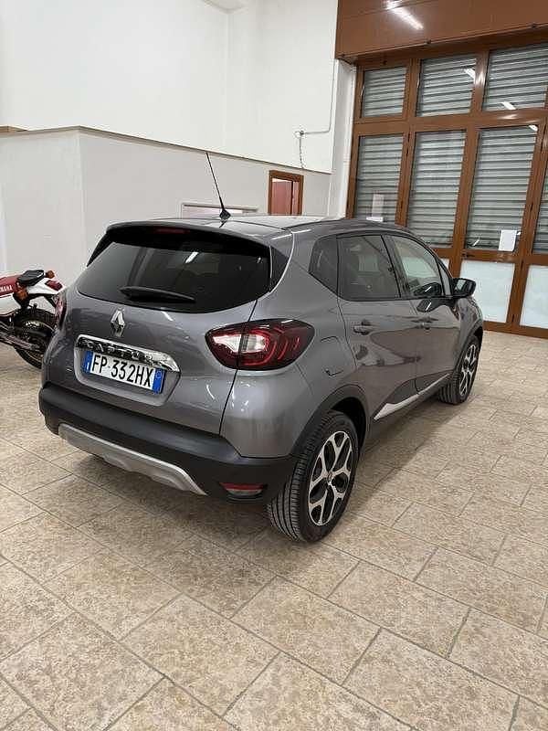 Usata Renault Captur Zen 90 CV (66 kW) 2018 SUV