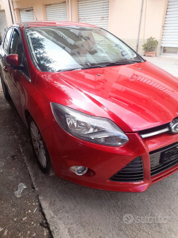Usata Ford Focus Titanium 115 CV (84 kW) 2011 Rosso Berlina