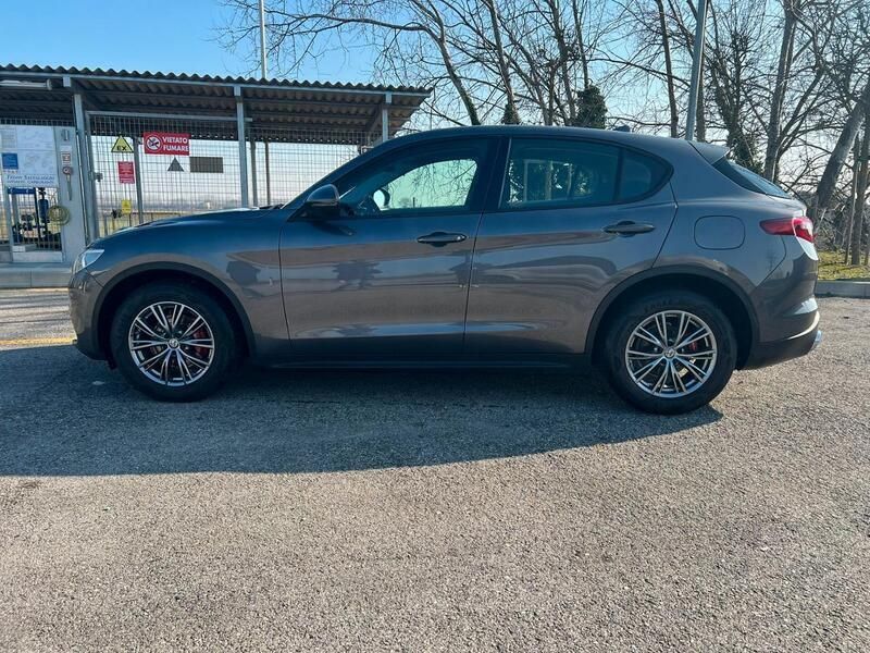 Usata Alfa Romeo Stelvio Business 160 CV (117 kW) 2020 Grigio SUV