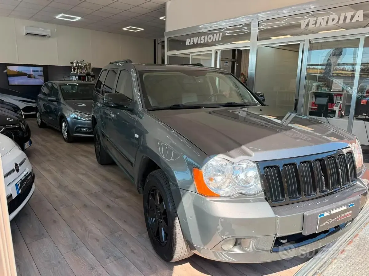 Usata Jeep Grand Cherokee Overland 218 CV (160 kW) 2008 Grigio SUV