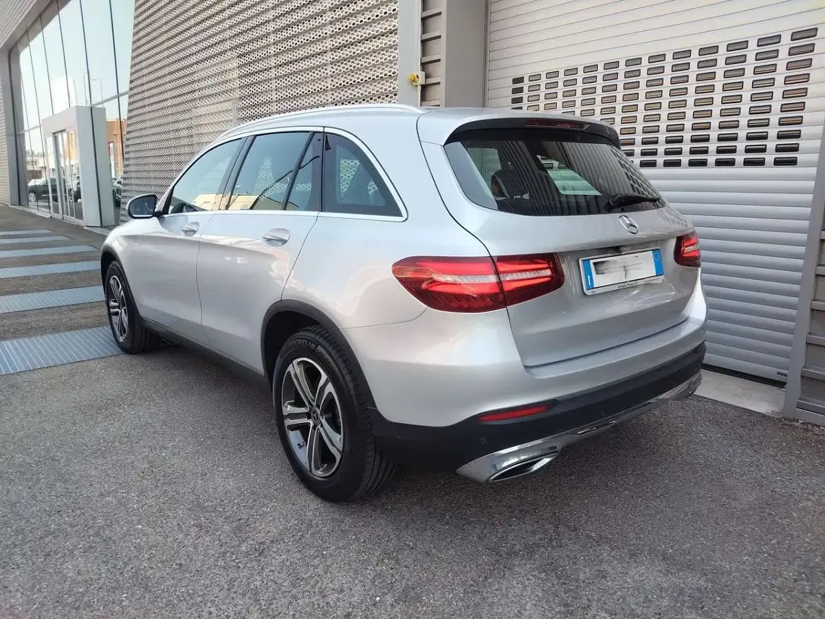 Usata Mercedes GLC250 Exclusive 204 CV (150 kW) 2017 Argento SUV