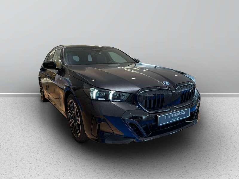 Usata BMW i5 250 kW (340 CV) 2024 Black sapphire metallizzato Berlina