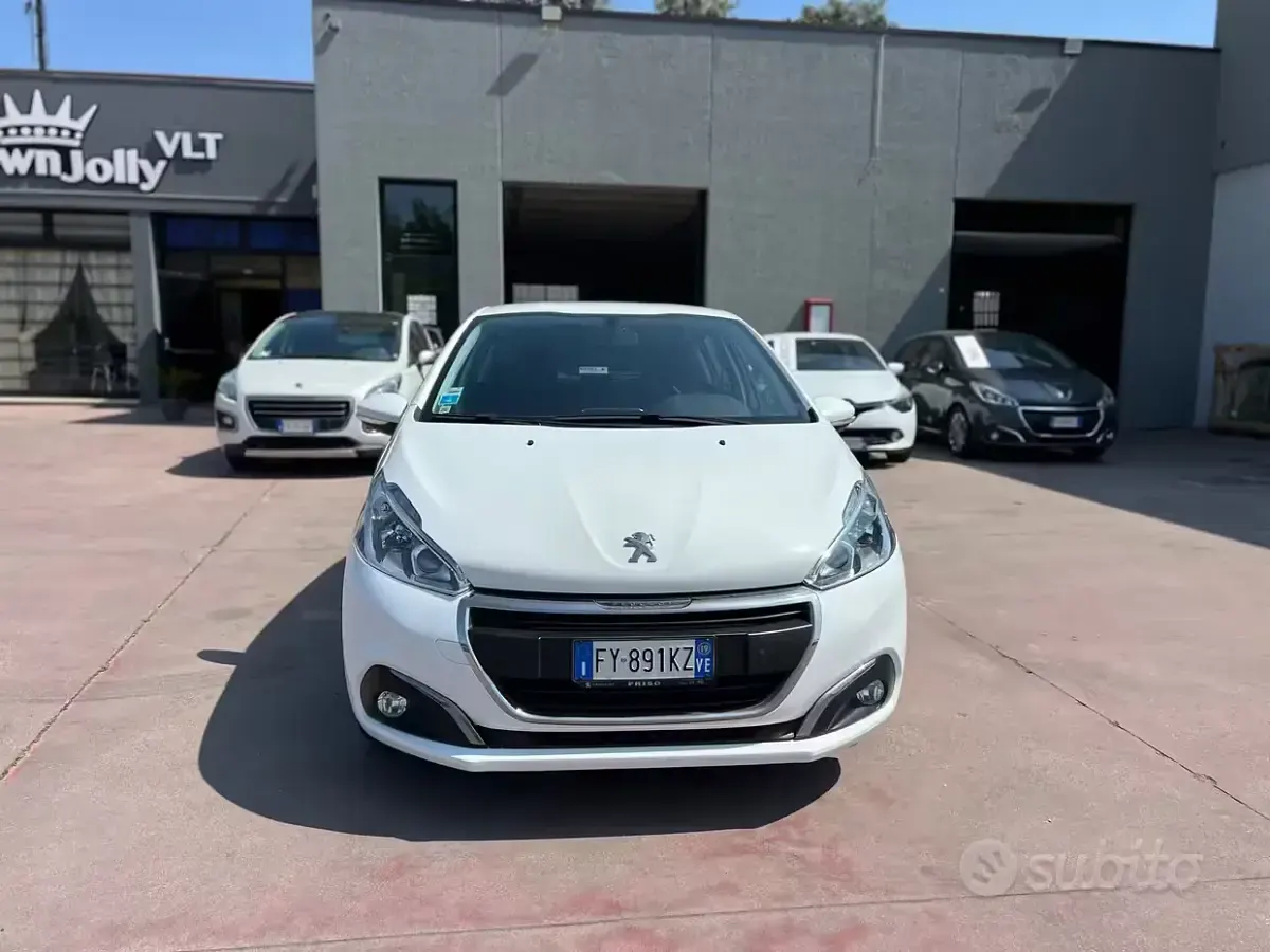 Usata Peugeot 208 Active 82 CV (60 kW) 2019 Bianco Utilitaria