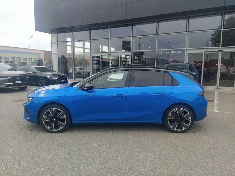 Usata Opel Astra Ultimate 61 kW (84 CV) 2023 Blu/azzurro Berlina
