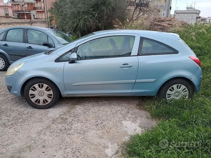Usata Opel Corsa Enjoy 80 CV (58 kW) 2008 Utilitaria