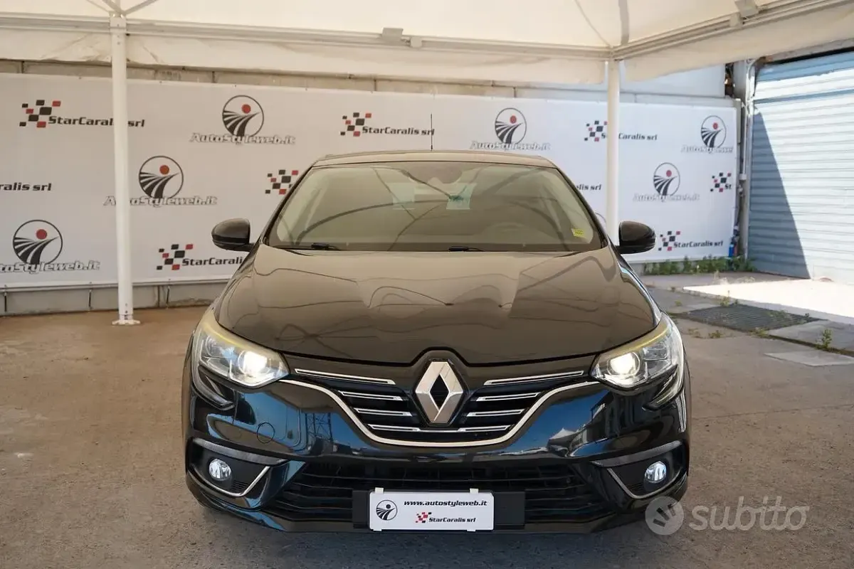 Usata Renault Mégane III Intens 110 CV (80 kW) 2016 Nero Berlina