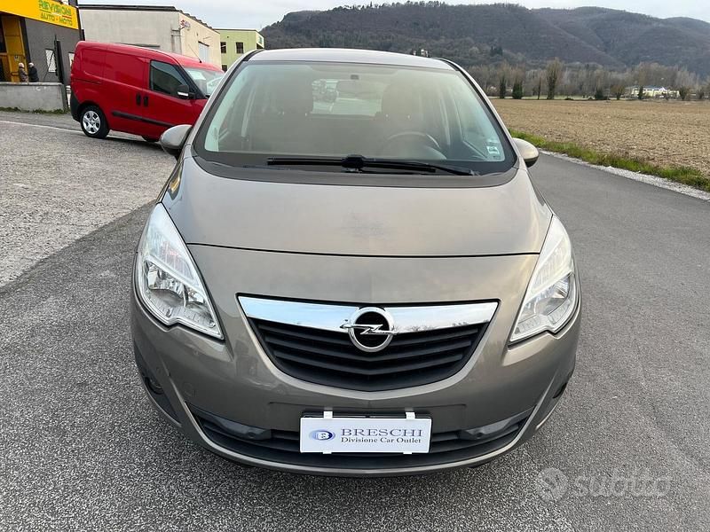 Usata Opel Meriva 101 CV (74 kW) 2011 Grigio Monovolume