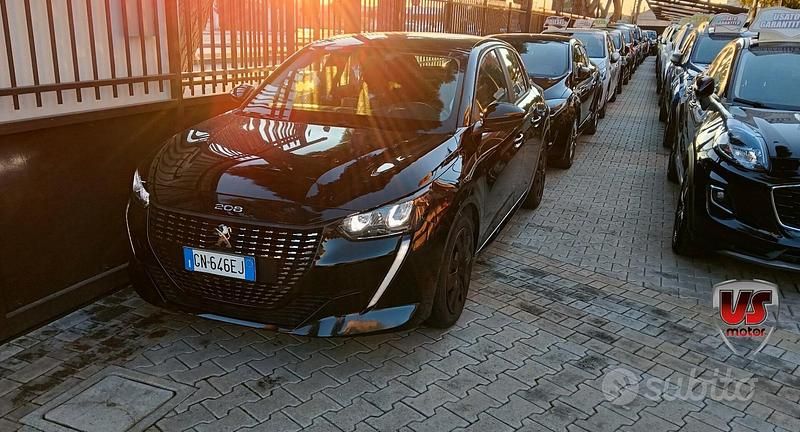 Usata Peugeot 208 Active 75 CV (55 kW) 2023 Nero Utilitaria