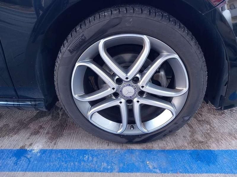 Usata Mercedes A180 109 CV (80 kW) 2016 Nero Berlina