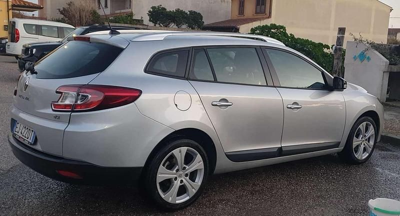 Usata Renault Mégane GrandTour 110 CV (80 kW) 2011 Argento Station wagon
