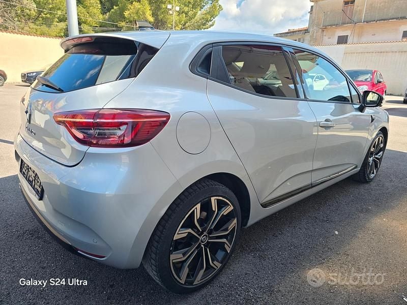Usata Renault Clio V Evolution 100 CV (73 kW) 2023 Grigio Berlina