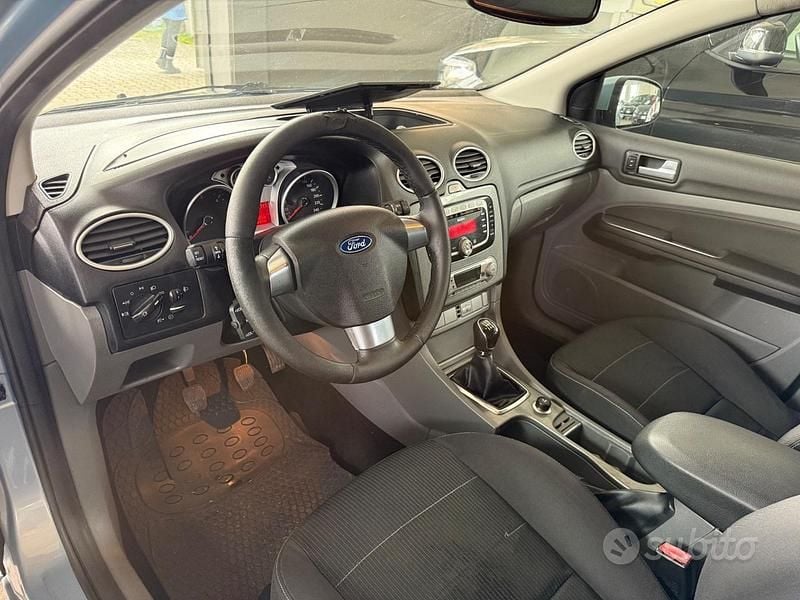 Usata Ford Focus Style 110 CV (80 kW) 2008 Blu Station wagon