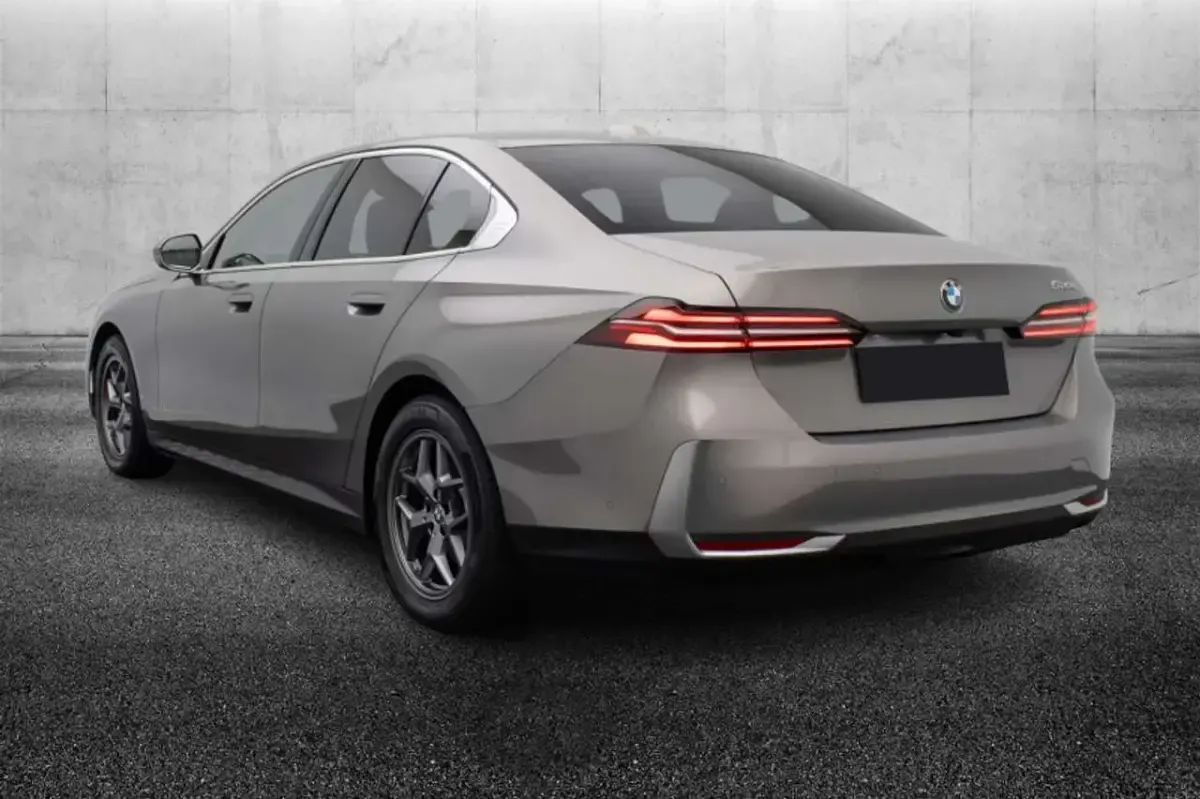 Usata BMW 520 197 CV (144 kW) 2024 Grigio Berlina