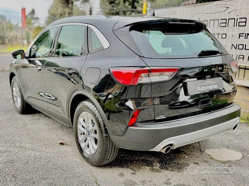 Usata Ford Kuga Titanium 120 CV (88 kW) 2021 Nero SUV