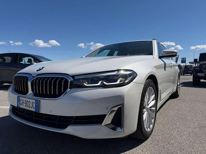 Usata BMW 518 Luxury Line 150 CV (110 kW) 2021 Bianco Station wagon