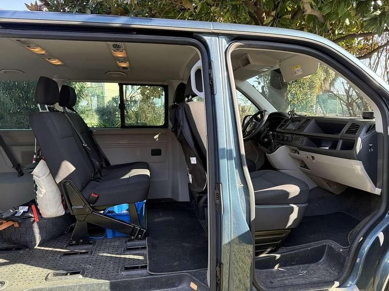 Usata VW Caravelle Trendline 150 CV (110 kW) 2018 Verde Furgone