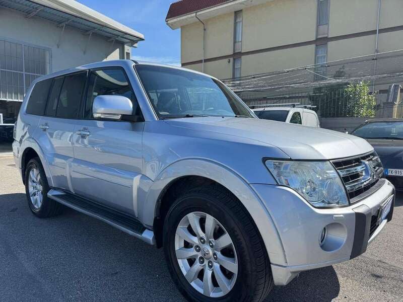 Usata Mitsubishi Pajero 200 CV (147 kW) 2011 Argento SUV
