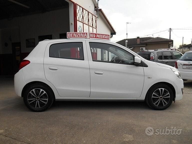 Usata Mitsubishi Space Star Invite 71 CV (52 kW) 2018 Bianco Utilitaria