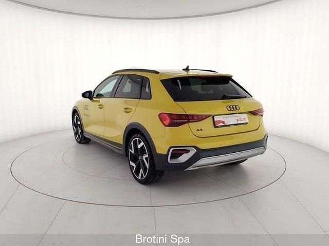 Usata Audi A3 Comfort 150 CV (110 kW) 2024 Giallo pitone metallizzato Berlina