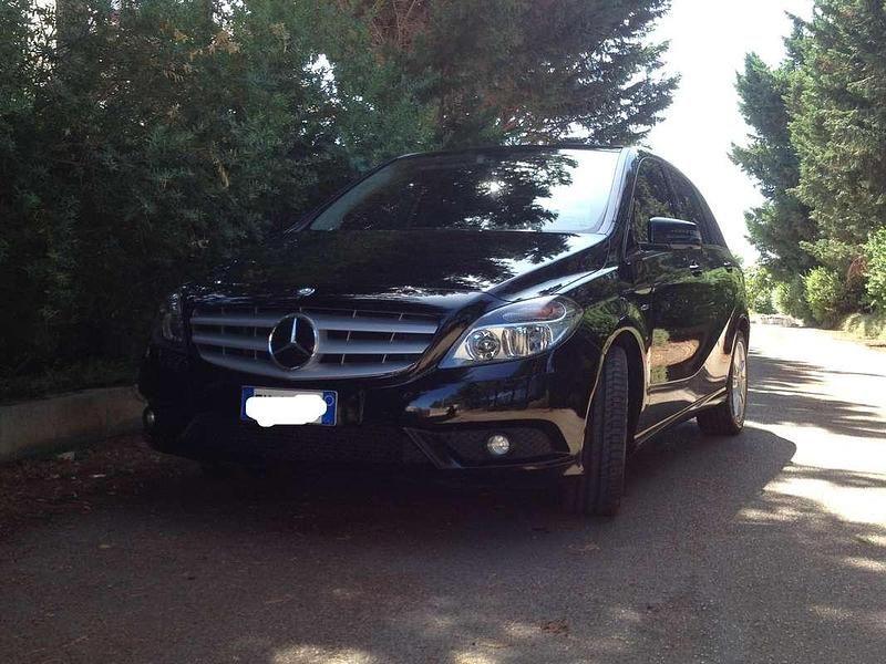 Usata Mercedes 180 Executive 109 CV (80 kW) 2012 Nero Berlina