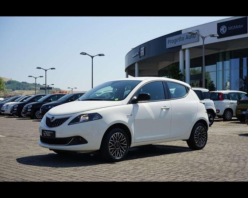 Usata Lancia Ypsilon S 69 CV (50 kW) 2024 Bianco Utilitaria