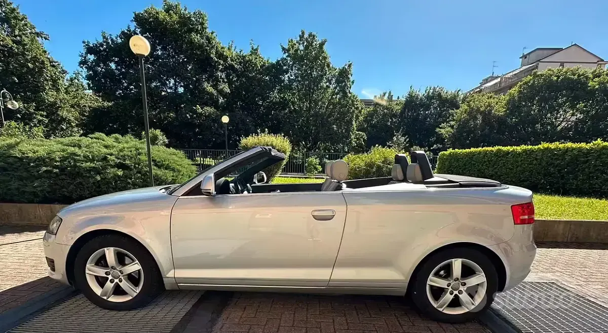 Usata Audi A3 Cabriolet Sport 140 CV (102 kW) 2010 Grigio Cabrio